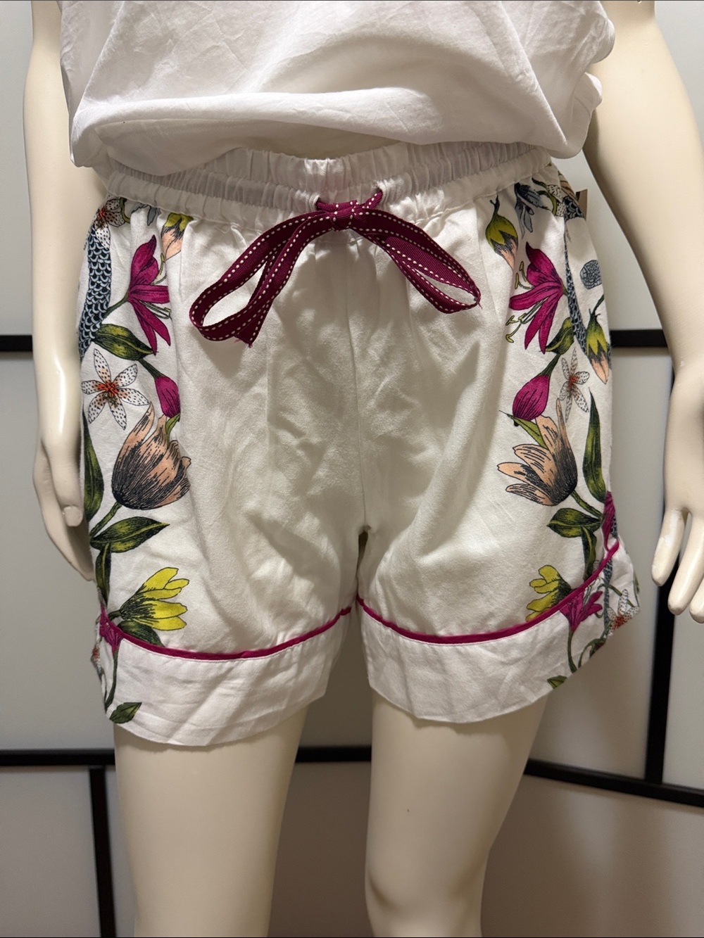 Anthropologie White Floral Embroidered Drawstring Pyjama Shorts Size XS